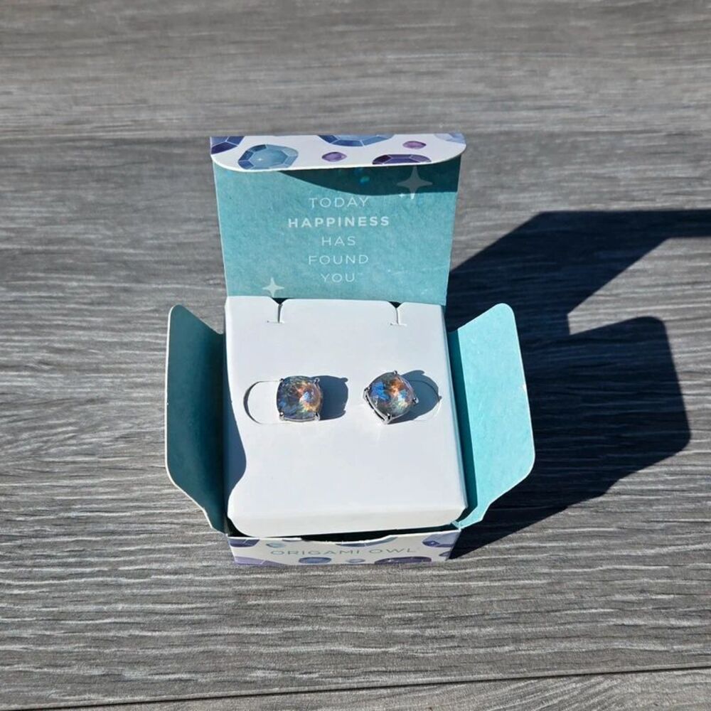 Origami Owl Silver Clara Stud Earrings With Serene Gray Swarovski Crystals